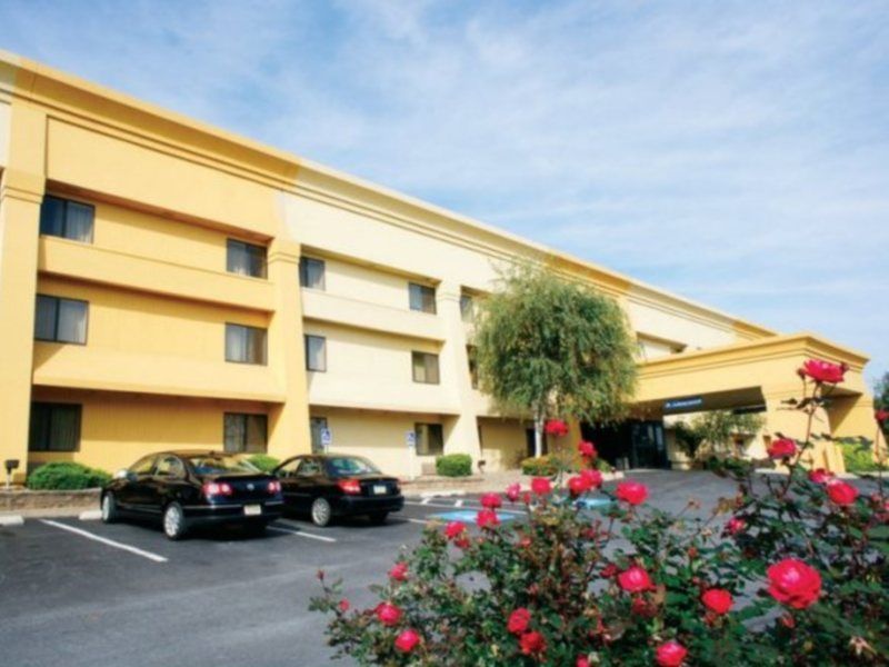 La Quinta By Wyndham Harrisburg Airport Hershey Exterior foto